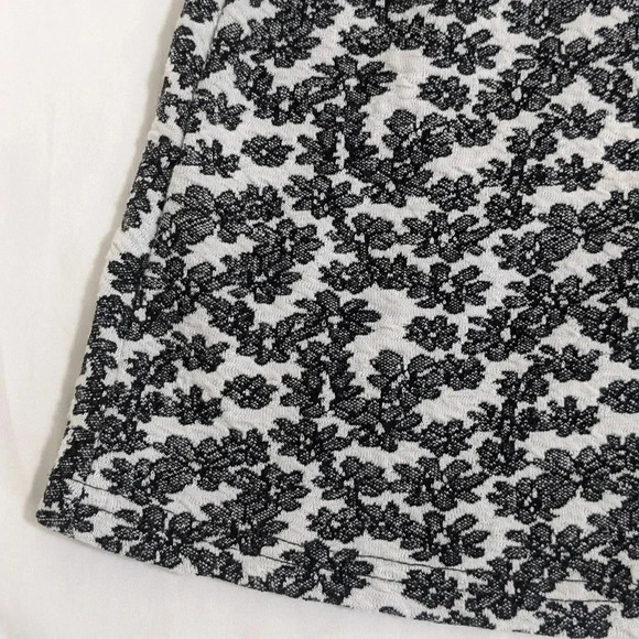 Urban Outfitter Floral A-Line Mini Skirt, Color White/Black Size S - Picture 6 of 11